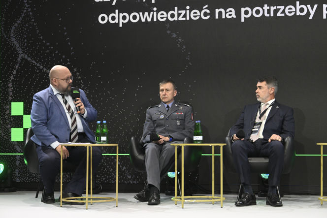 Scena Biała Przewaga powietrzna w nowoczesnym konflikcie. Od koncepcji użycia, przez zakup do misji lotniczych. Jak optymalnie odpowiedzieć na potrzeby polskich Sił Powietrznych?