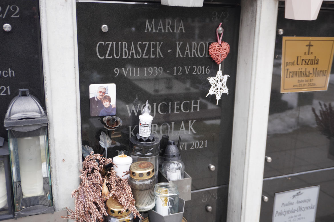 Nagrobek Marii Czubaszek i Wojciecha Karolaka