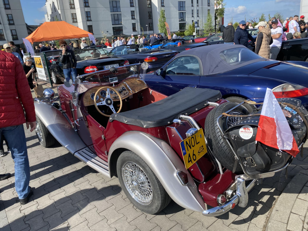 Start sezonu Cabrio Warmia&Mazury 2025 - Śniadanie z Intermarche Olsztyn 