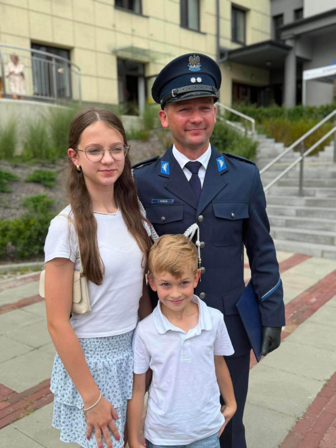 Święto Policji w Starachowicach. Uroczyste awanse, rodzinny piknik i podziękowania