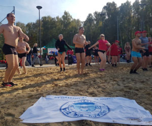 „Kąpiący się zimą Olsztyn” zainaugurowali sezon zimowych kąpieli