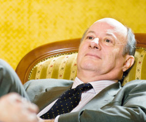 Jacek Rostowski ma miliony, a nie płacił za mieszkanie!