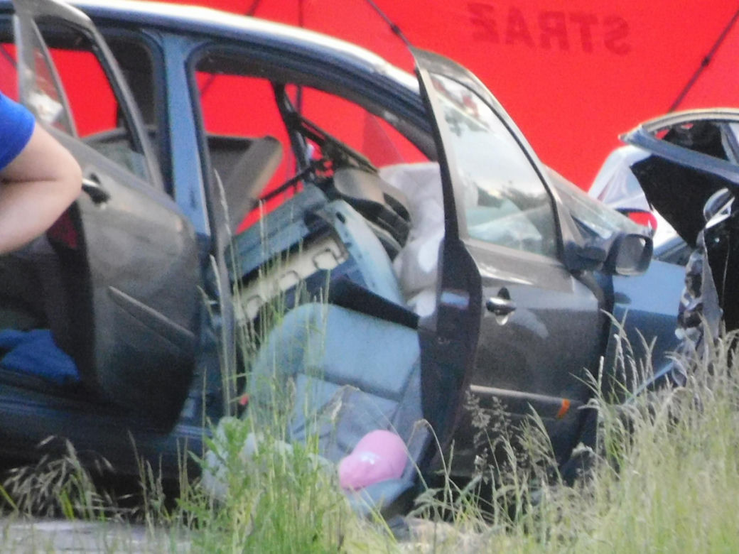 Wypadek na łuku drogi pod Warszawą. Zginął obywatel Ukrainy