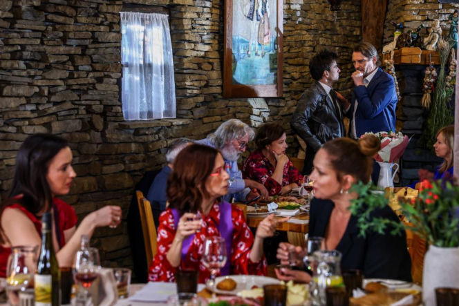 Szpital św. Anny, odcinek 103: Uroczystość zaręczynowa Marty kończy się drugimi, zupełnie niespodziewanymi oświadczynami
