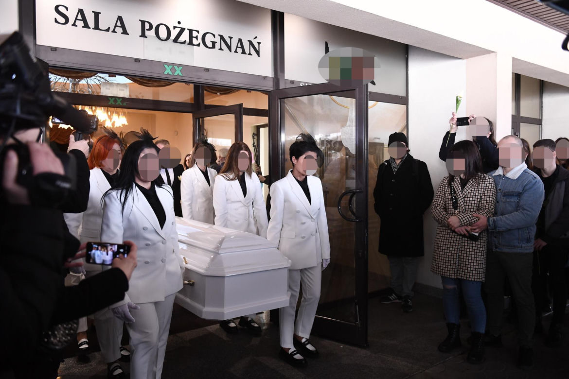 Pogrzeb Lizy w Warszawie. Od tych widoków łzy same płyną do oczu