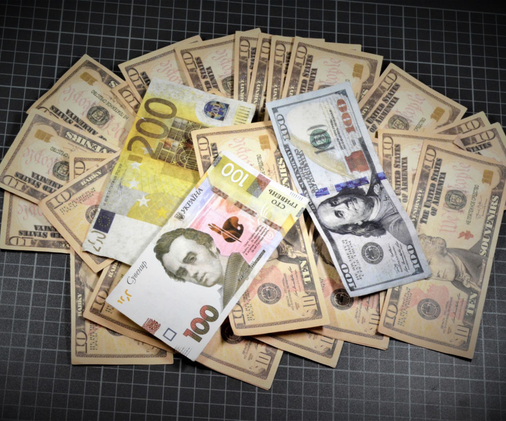 33-letnia Ukrainka zatrzymana na granicy. Chciała zrobić zakupy w Polsce za... zabawkowe banknoty!
