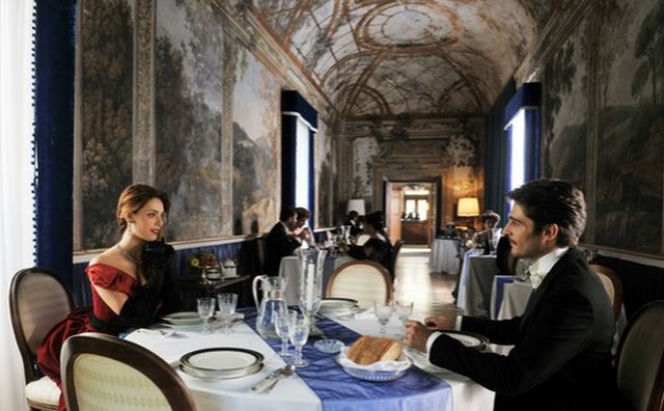 Dama w czarnym welonie. Clara (Miriam Leone), Guido (Lino Guanciale)