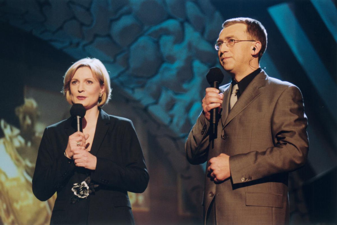 Maciej Orłoś już w tym tygodniu ma wrócić do Teleexpressu. Tak zmieniał się przez lata