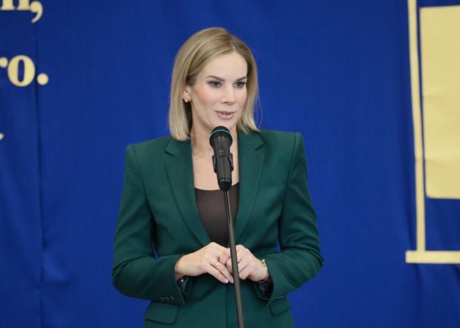 Marta Nawrocka wyprzedza trendy