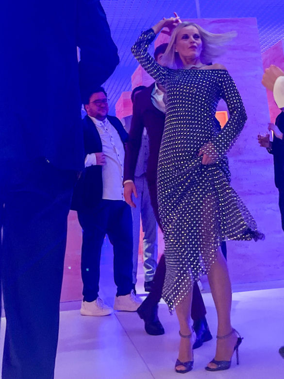 Małgorzata Foremniak w tanecznym szale