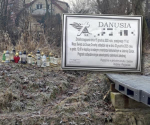 Całe miasto pogrążone w smutku. Jelenia Góra pożegnała 11-letnią Danusię [ZDJĘCIA]