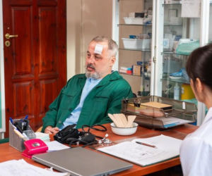 Pierwsza miłość: Bartek obawia się o swoją rodzinę. Nie wie, że Stik ma już konkretny plan i właśnie rozpoczął odliczanie…