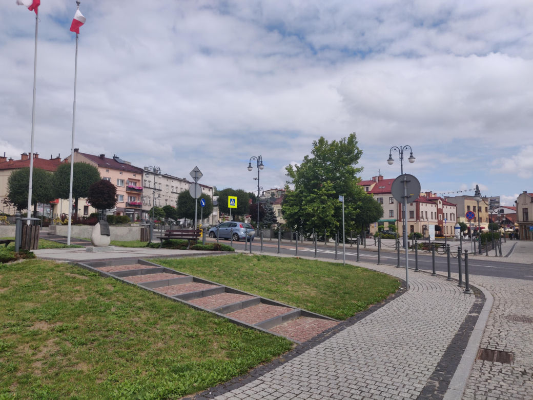 To jedno z najpiękniejszych miast w Małopolsce. W PRL-u zostało przeniesione przez Gierka na Śląsk