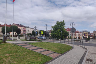 To jedno z najpiękniejszych miast w Małopolsce. W PRL-u zostało przeniesione przez Gierka na Śląsk