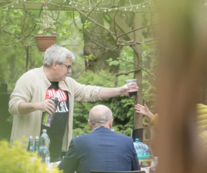 Czarnecki zagryzł ogórkiem