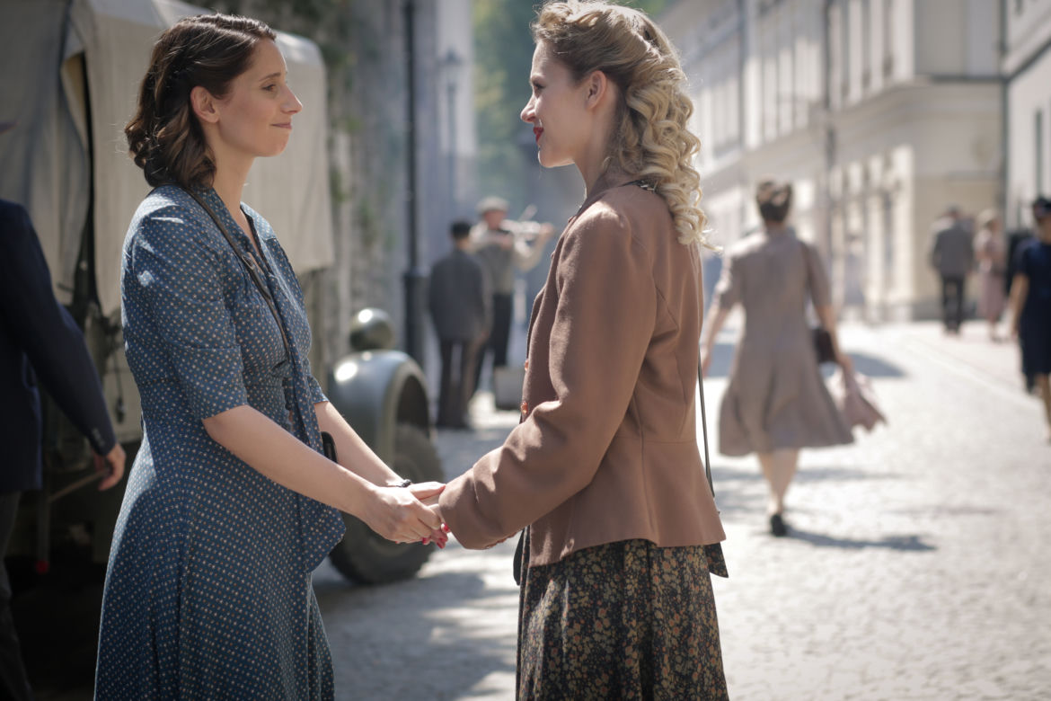 Wojenne dziewczyny 5 sezon odc. 55. Ewka (Vanessa Aleksander), Marysia (Aleksandra Pisula)