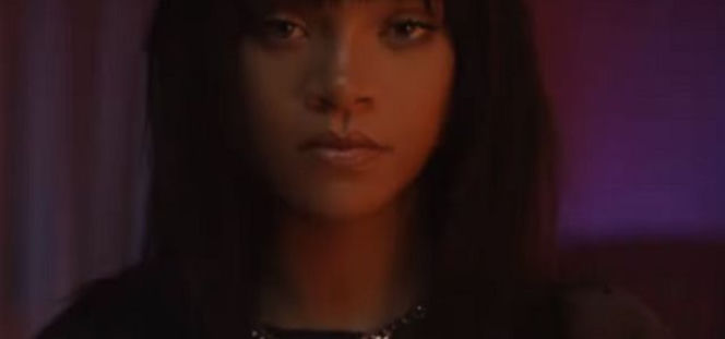 Rihanna goli głowę tancerce Pharrella Williamsa! Nowa piosenka Lemon [VIDEO] 