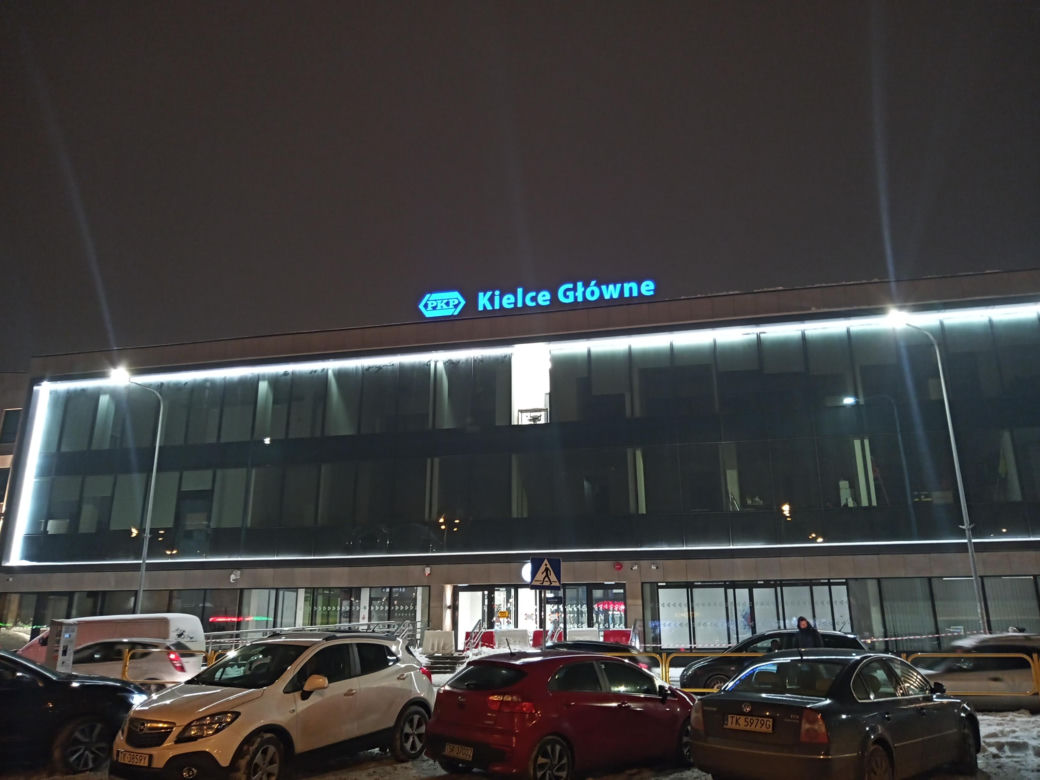 Dworzec PKP Kielce po przebudowie już gotowy. Zobacz jak wygląda z zewnątrz