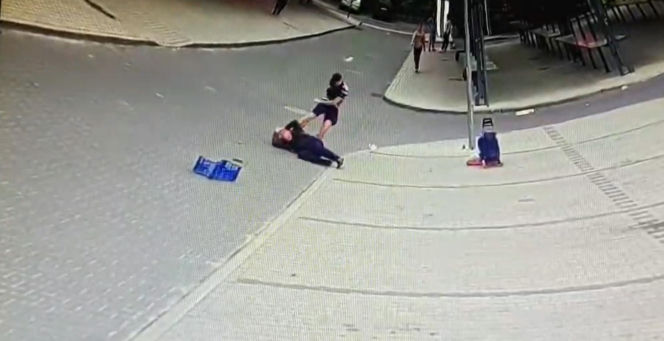 W kilkadziesiąt sekund zabił pana Franciszka. Wstrząsający film z targu w Rawie Mazowieckiej