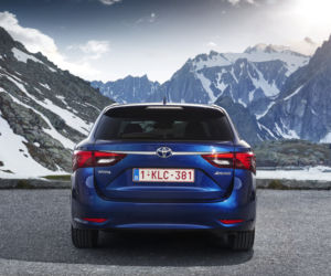 Toyota Avensis Touring Sports lifting 2015