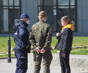 Tak warszawiacy reagują na nakaz noszenia maseczek