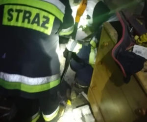 Zelów: Dokładał do pieca, sytuacja wymknęła się spod kontroli! W ogniu stanęła kotłownia!