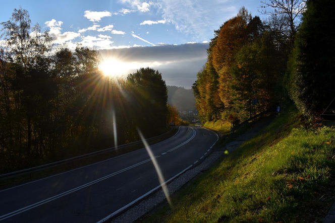 Małopolska wieś, która zachwyciła filmowców. Jesienią można poczuć się jak na planie