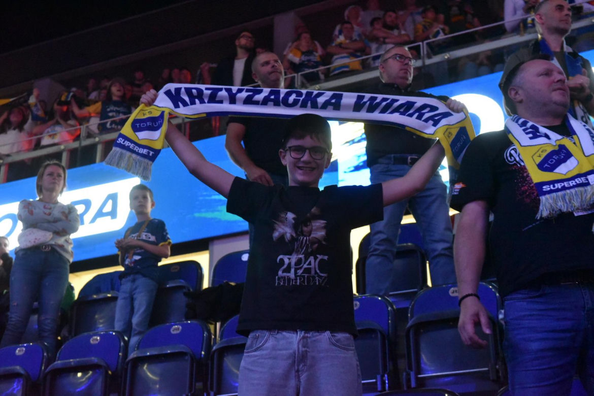 Strefa kibica w Kujawsko-Pomorskiej Arenie Toruń. Tak fani dopingowali ekipę "Aniołów" podczas finału PGE Ekstraligi