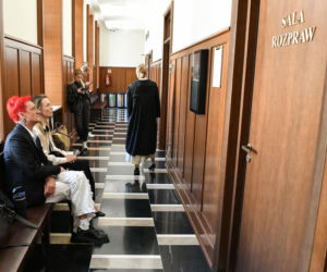 Tak Wiśniewscy wystroili się na swój rozwód. Ubrali się jak na maturę