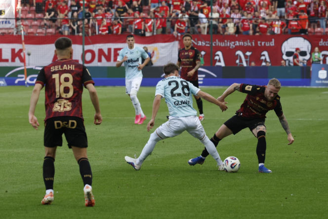 Widzew Łódź - Piast Gliwice: Zdjęcia kibiców i zawodników z meczu 34. kolejki PKO BP Ekstraklasy