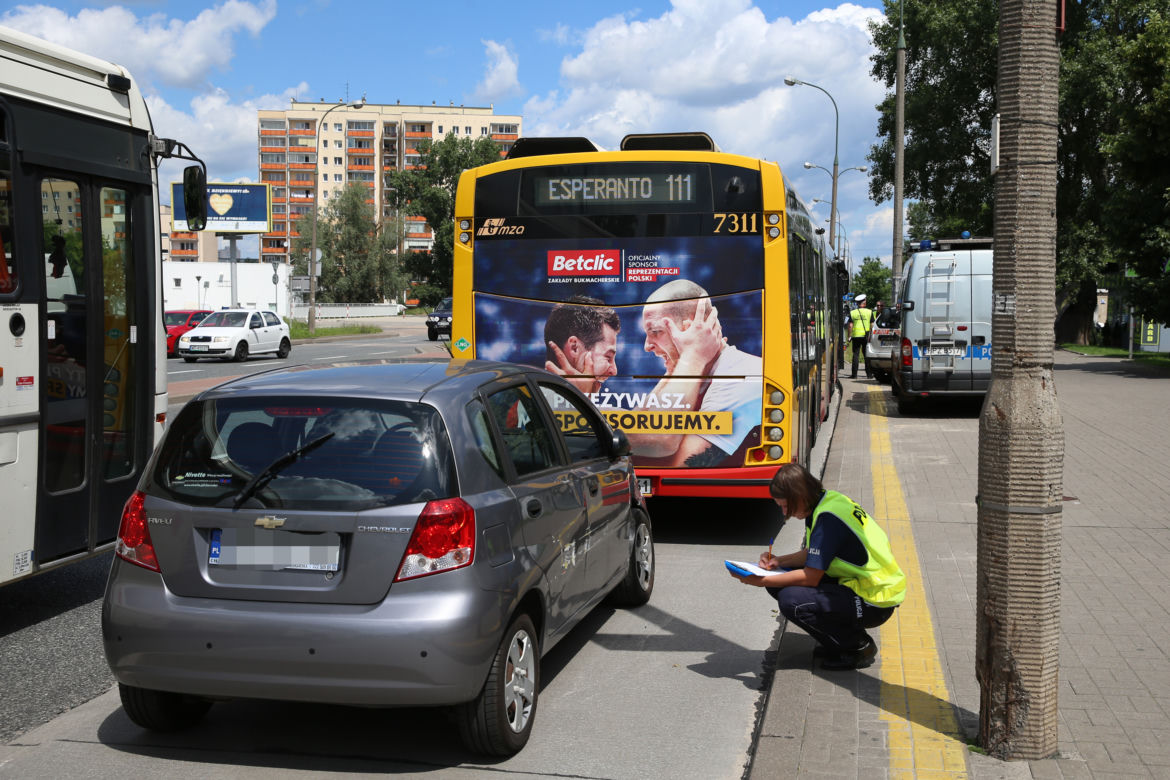 Wypadek autobusu linii 111 na Gocławiu