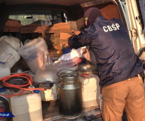 Akcja policjantów CBŚP w Toruniu i pod Warszawą. Zlikwidowali laboratoria amfetaminy