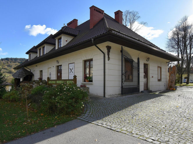 To jedna z najpiękniejszych gmin w Małopolsce. Znajdowała się w czterech województwach