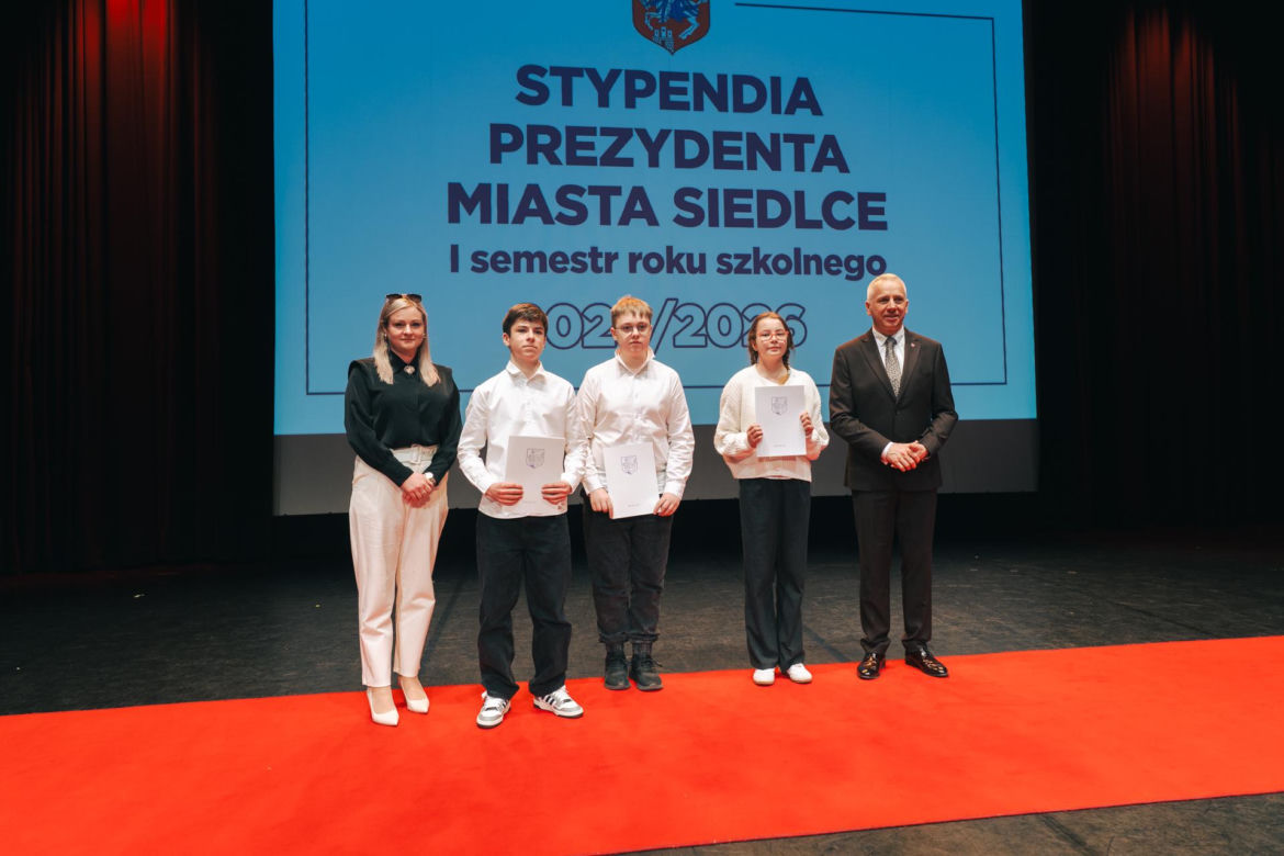Najzdolniejsi uczniowie odebrali stypendia Prezydenta Miasta Siedlce