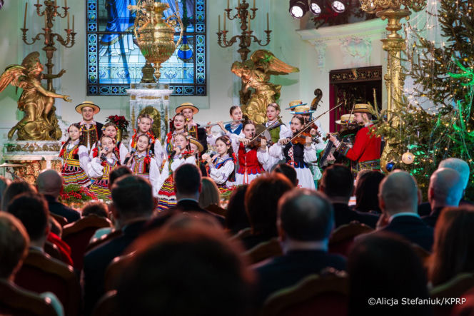 Karol i Marta Nawroccy na kolędowaniu