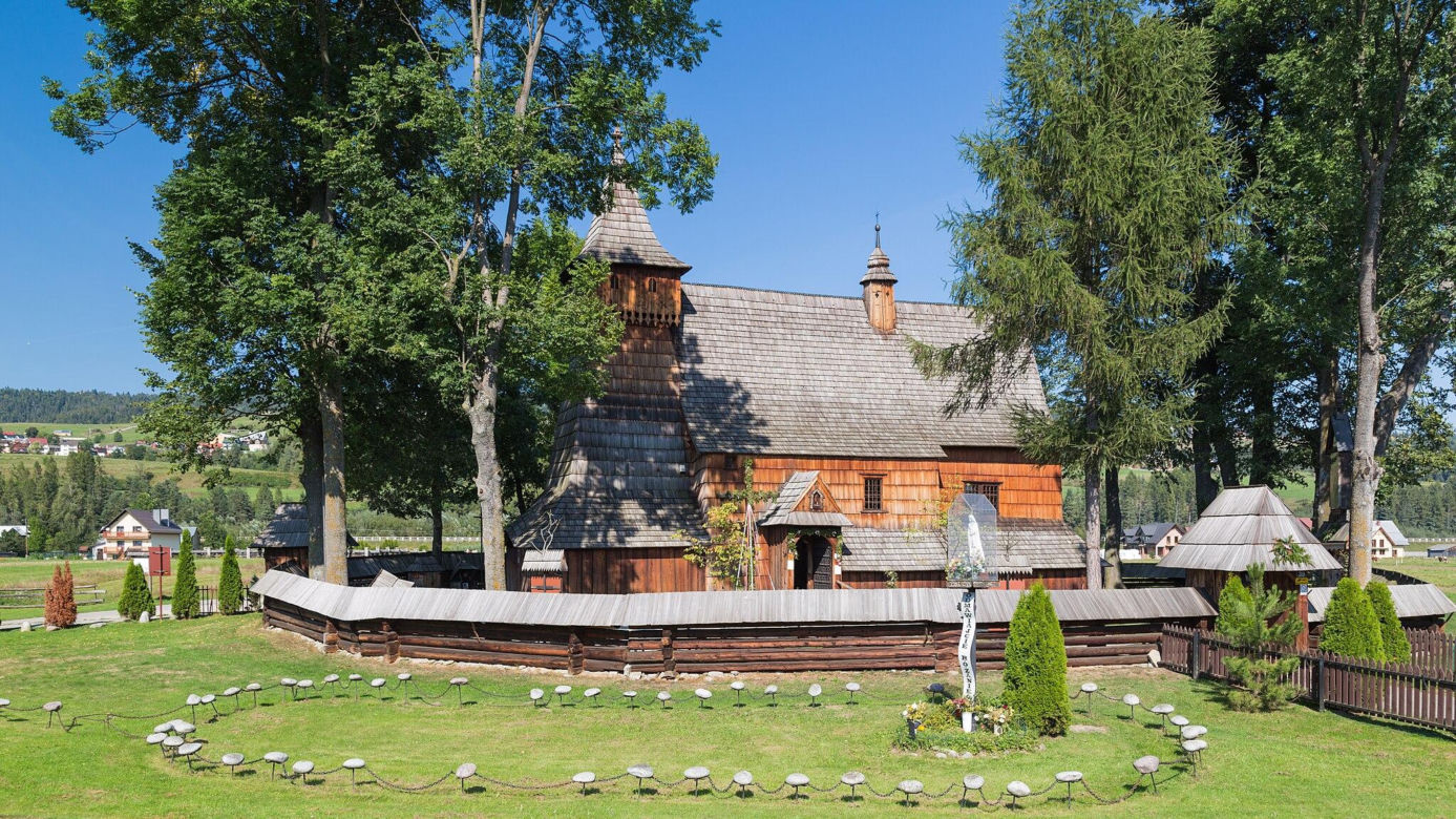 Ta małopolska wieś zachwyca wyjątkowym zabytkiem z listy UNESCO. Kiedyś należała do króla