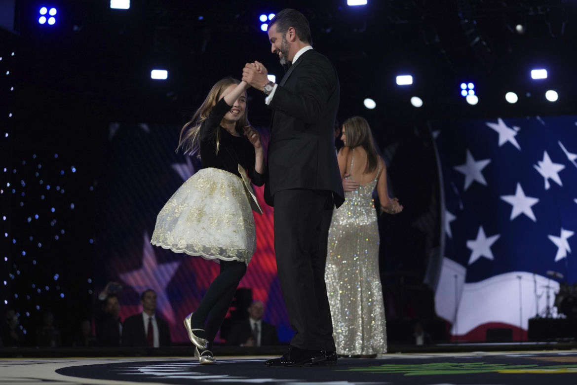 Pierwszy taniec pierwszej pary! Tak Donald Trump i Melania świętowali zaprzysiężenie