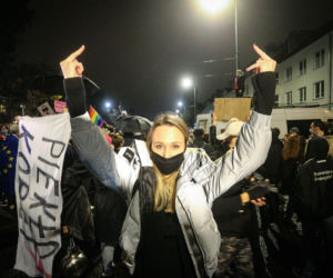 Nocne protesty pod domem Jarosława Kaczyńskiego