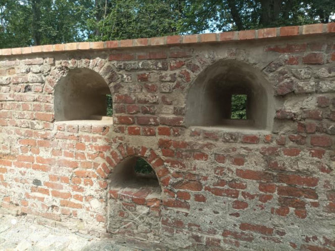 To najdłuższe mury obronne w woj. warmińsko-mazurskim. Otaczają Stare Miasto