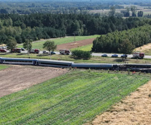 Wstrząsające zdjęcia z katastrofy kolejowej na Mazowszu