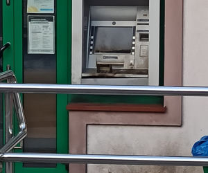 Próbowali wysadzić bankomat w Dywitach. Zatrzymano ich na gorącym uczynku w... kradzionym aucie [FOTO]