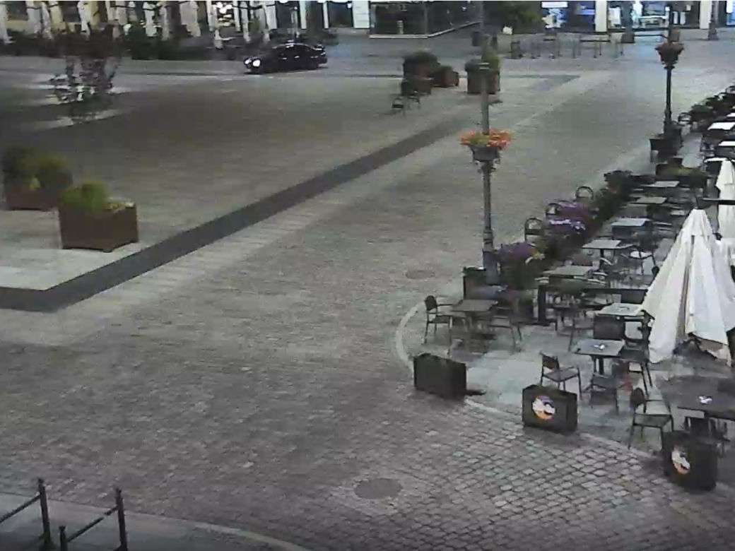 Nocny drift na Starym Rynku w Bydgoszczy. Kierowca zapłacił gigantyczny mandat