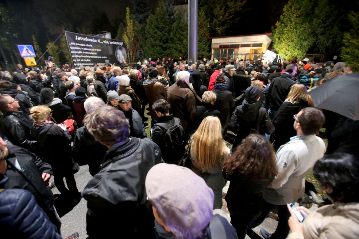 Czarny protest pod domem Jarosława Kaczyńskiego (październik 2016)