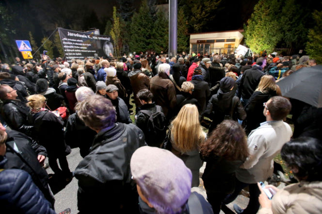 Czarny protest pod domem Jarosława Kaczyńskiego (październik 2016)