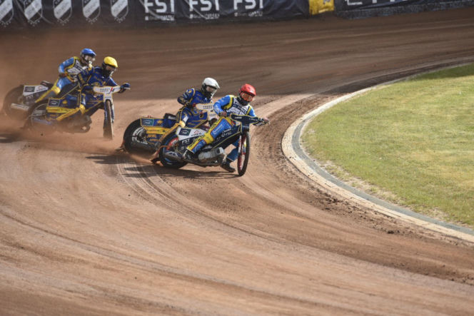 PRES Grupa Deweloperska Toruń - Gezet Stal Gorzów: Zdjęcia kibiców z meczu 7. kolejki PGE Ekstraligi na Motoarenie