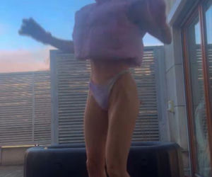 Doda morsuje na tarasie