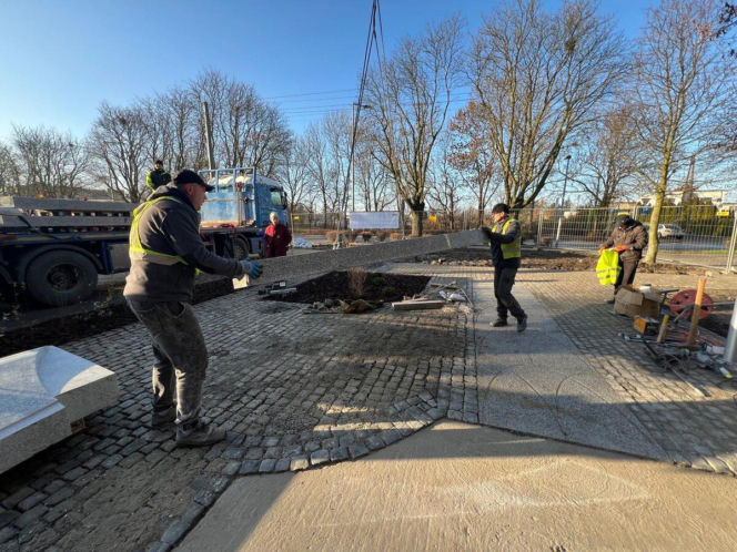 Budowa pomnika Żołnierzy 55. Poznańskiego Pułku Piechoty w Lesznie