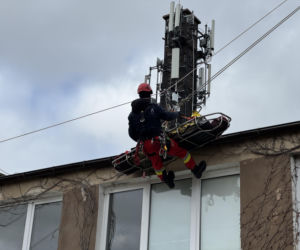 Potężne manewry strażaków na Pomorzu. Do akcji weszły psy ratownicze i policyjni antyterroryści