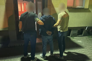 Obcokrajowiec zaczepiał dziewczynki i robił okropne rzeczy. Teraz zajęła się nim policja
