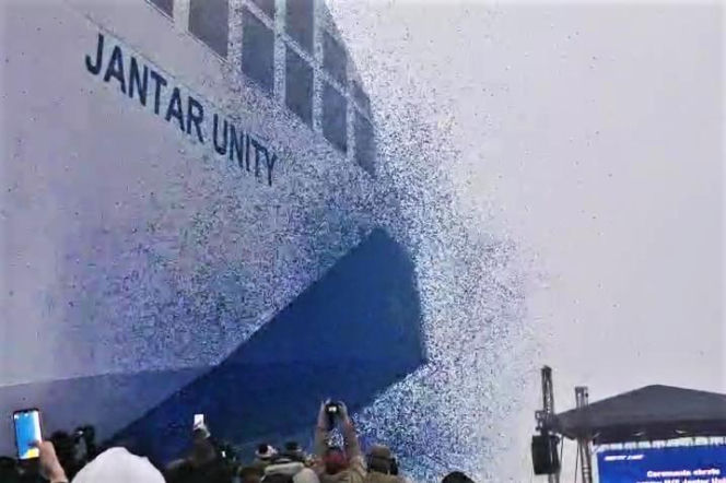 Chrzest promu Jantar Unity